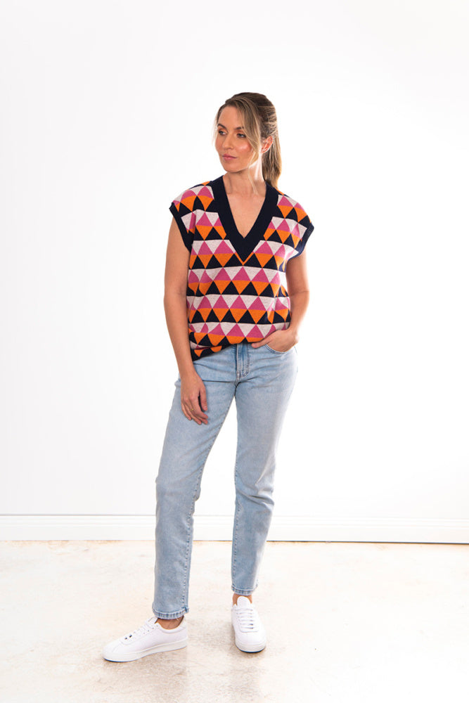 TRIANGLE JACQUARD VEST