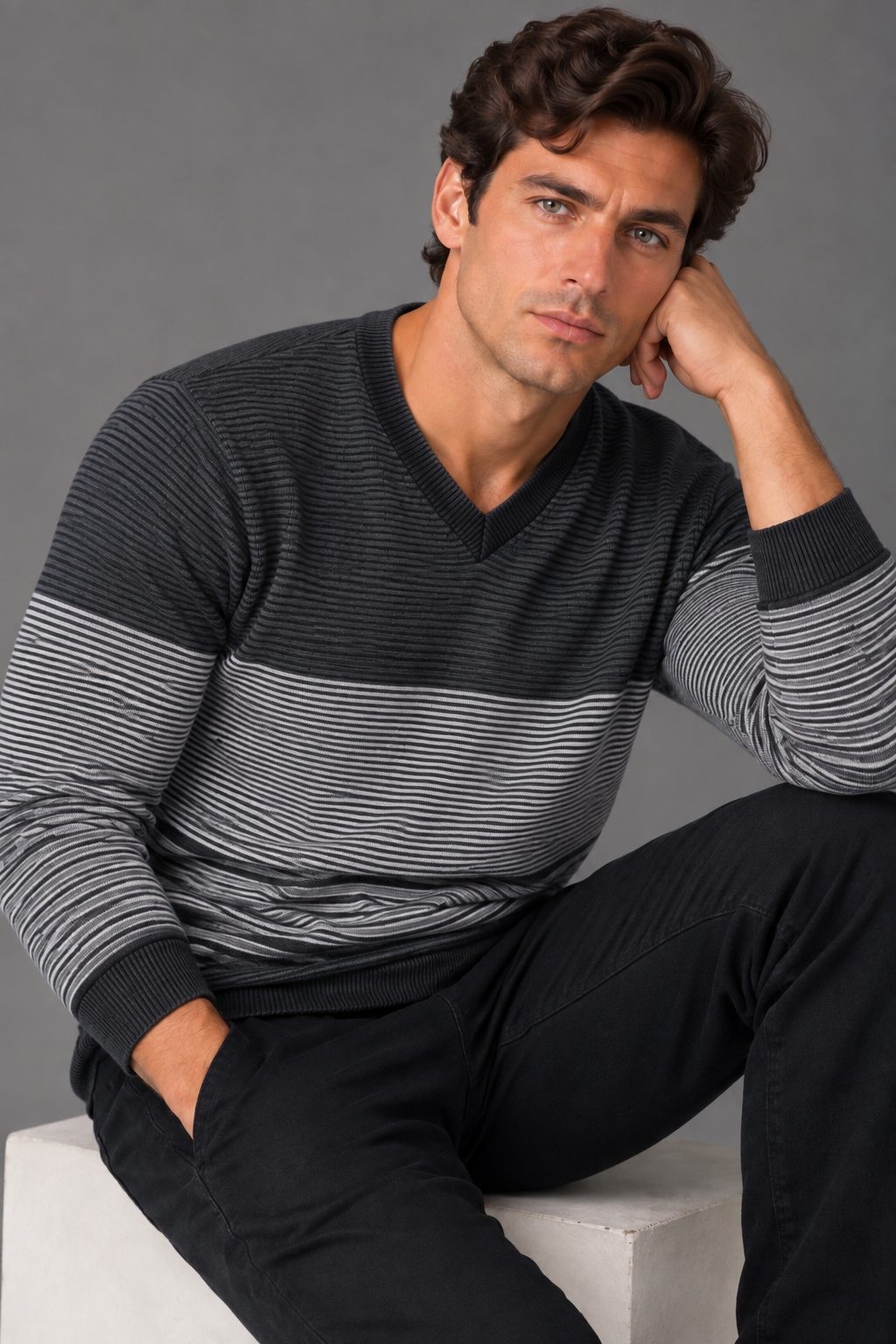 PURE MERINO WOOL FINE KNIT ESSENTIAL PATTERN VEE PULLOVER BRIDGE & LORD