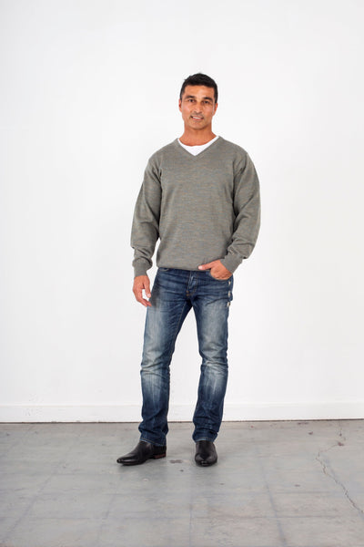 Men's jumper and pullover: v neck