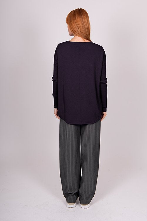 Queen Crew Neck Curved Hem Pullover