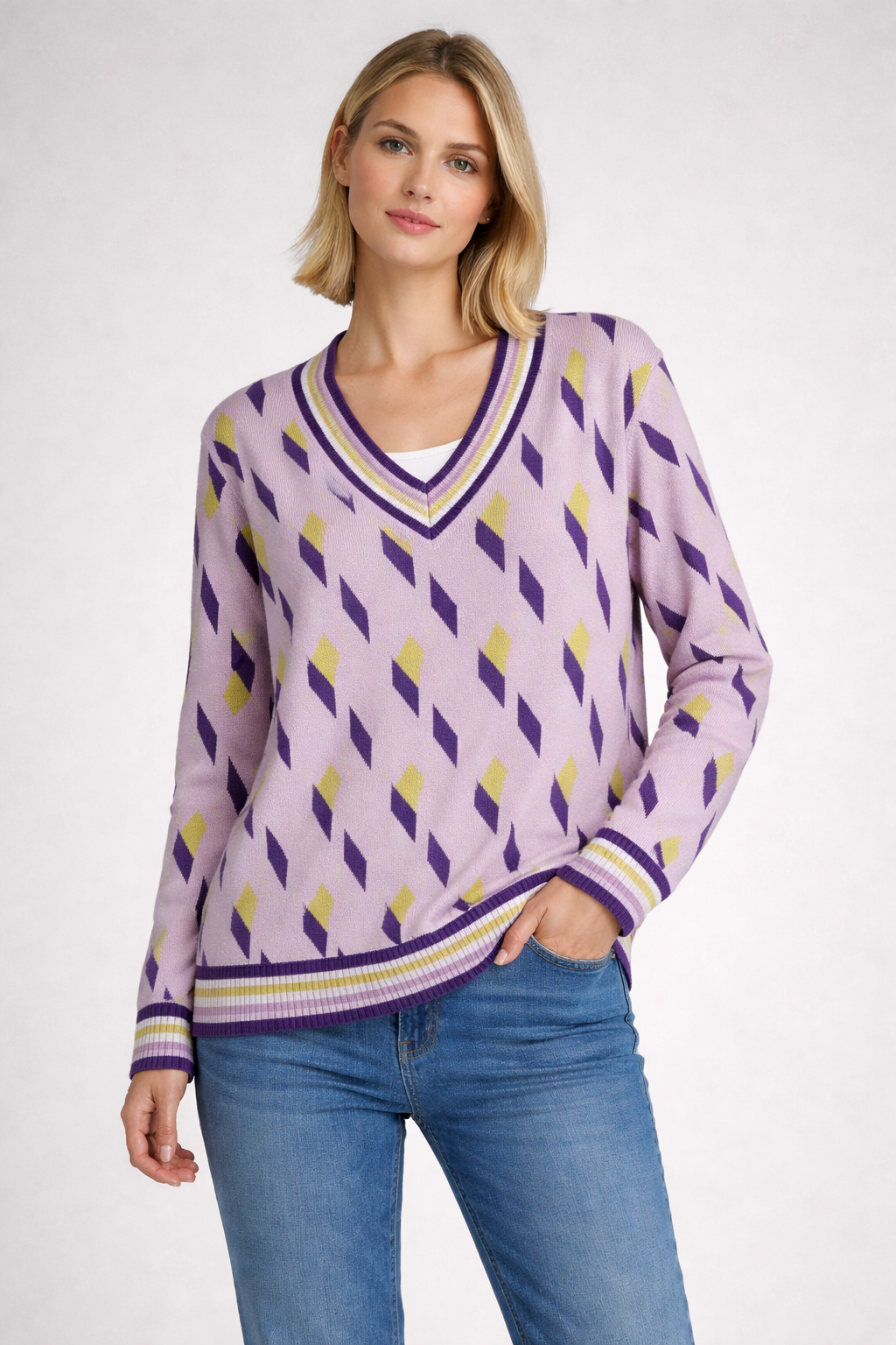 Bella v neck pattern pullover
