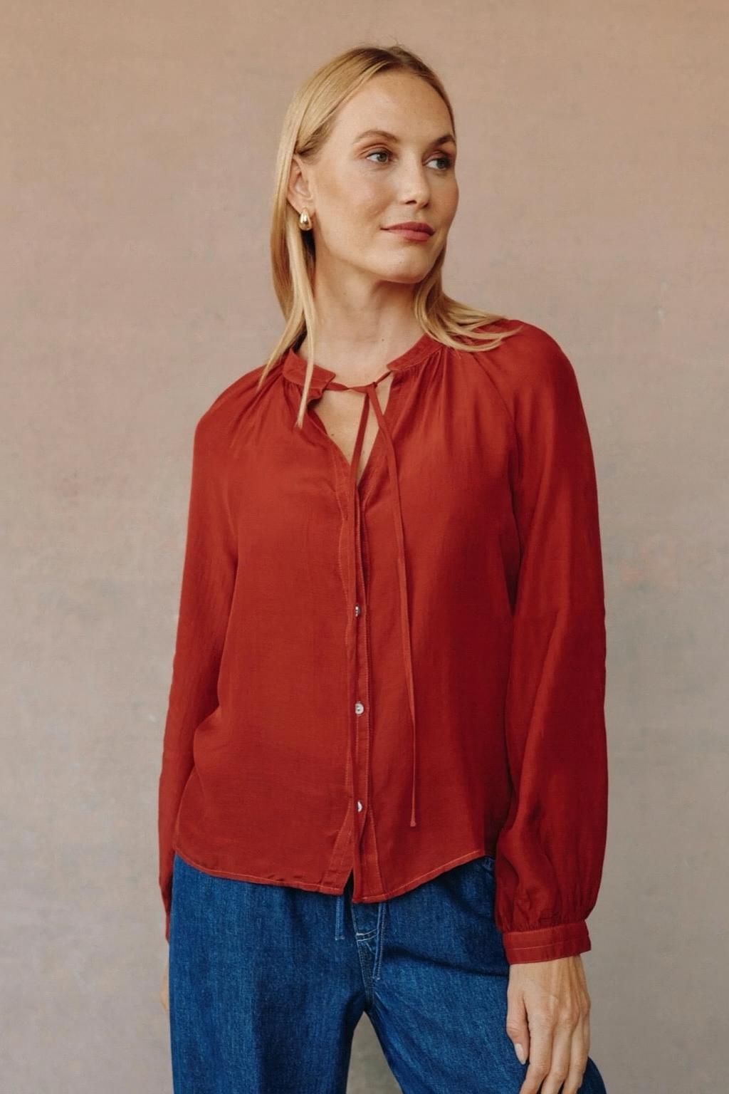 BELLA DAHL FULL SLEEVE RAGLAN BUTTON DOWN