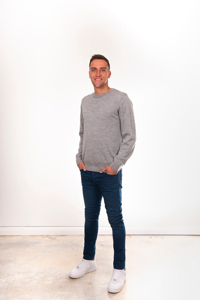 PURE MERINO FINE KNIT ESSENTIAL CREW PULLOVER BRIDGE & LORD
