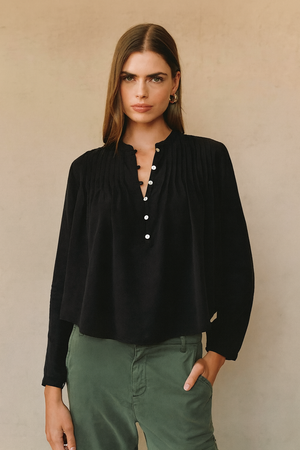 BELLA DAHL LONG SLEEVE PINTUCK PULLOVER