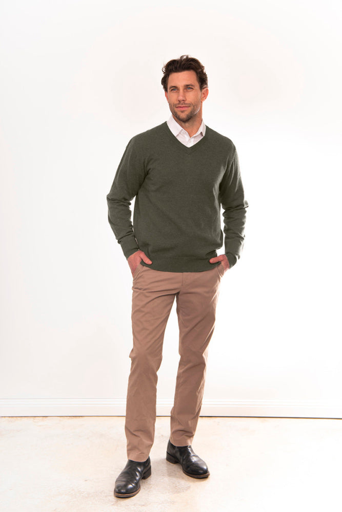 MERINO/ CASHMERE ESSENTIAL VEE NECK PULLOVER