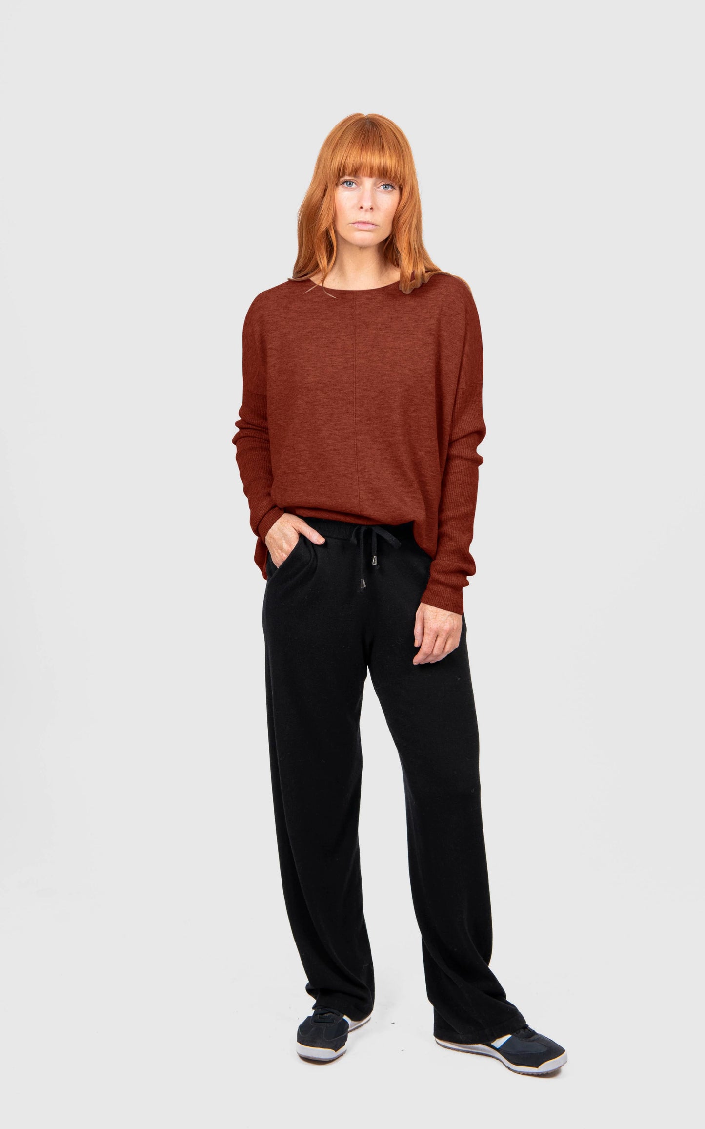 ESSENTIAL CURVED HEM CREW PULLOVER