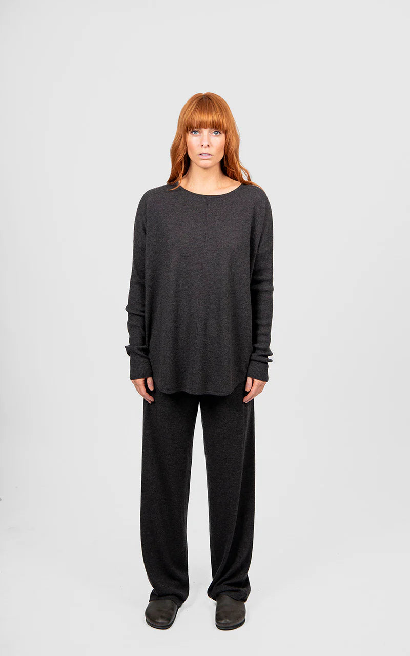 ESSENTIAL CURVED HEM CREW PULLOVER