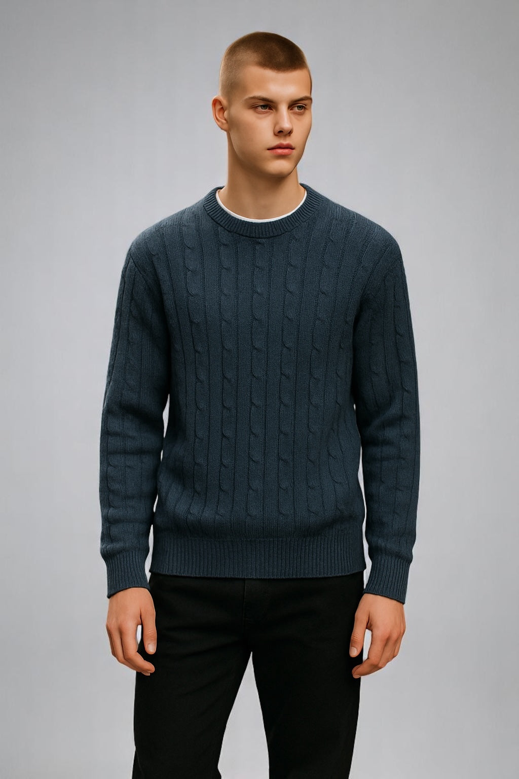 ANSETT PURE WOOL CABLE ROUND NECK