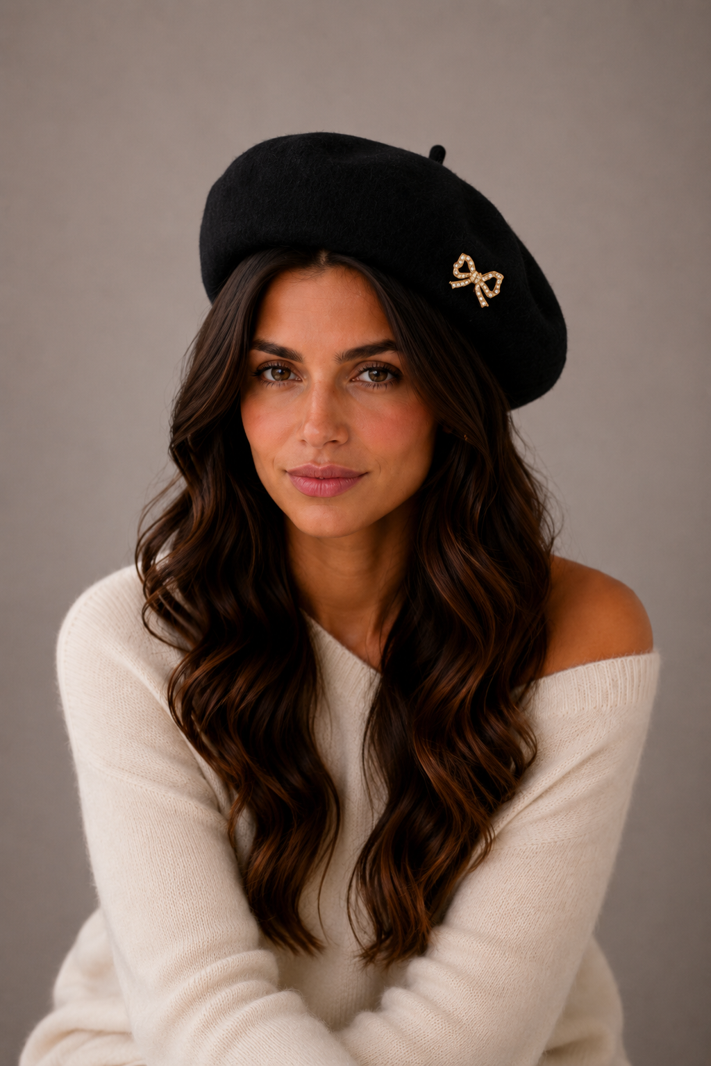 PURE CASHMERE BERET WITH A BOW
