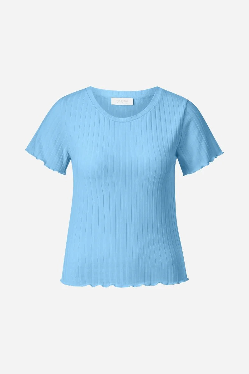 RICH & ROYAL FIGURE-HUGGING RIBBED SHIRT