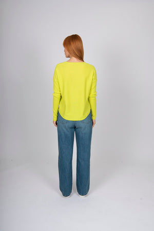 PRINCESS V CURVE HEM SLIM-FIT PULLOVER