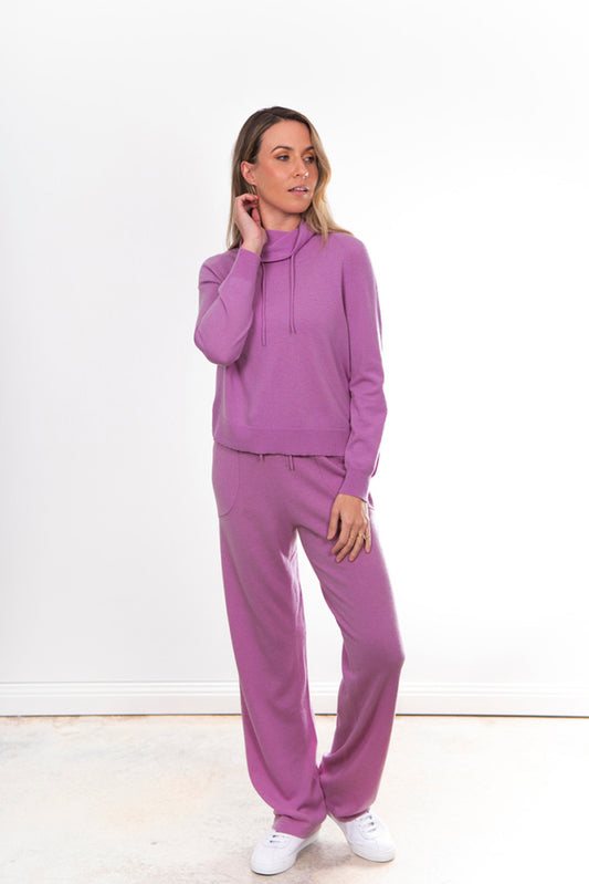 Straight Leg Pant with Stitched Pockets