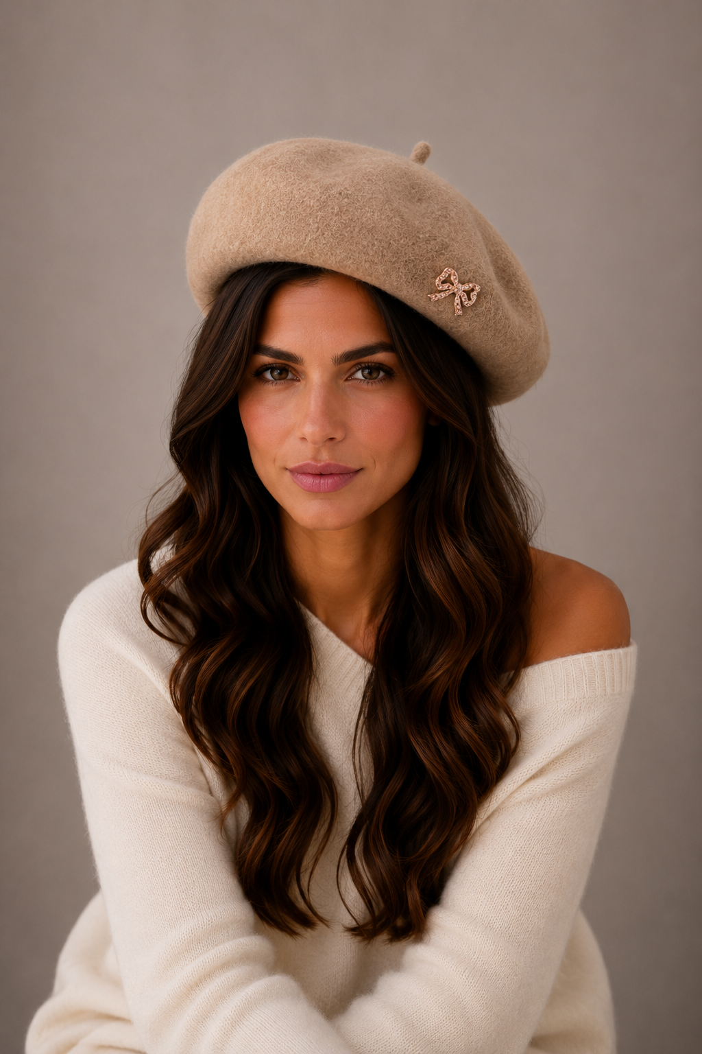 PURE CASHMERE BERET WITH A BOW