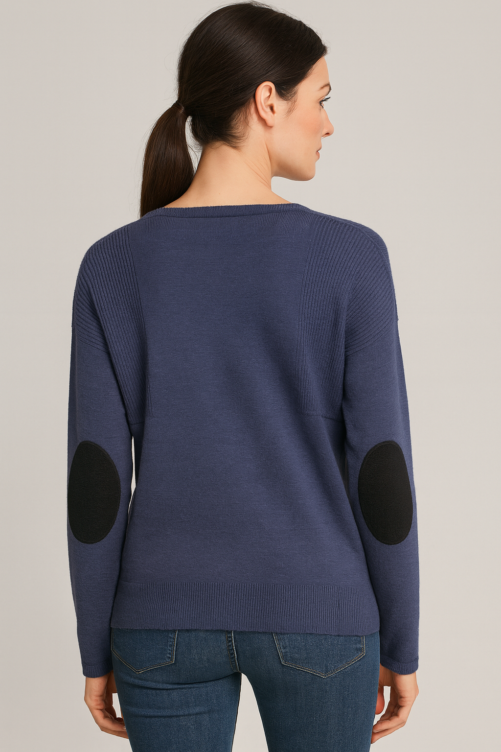 Crew neck with elbows patches and pockets fields