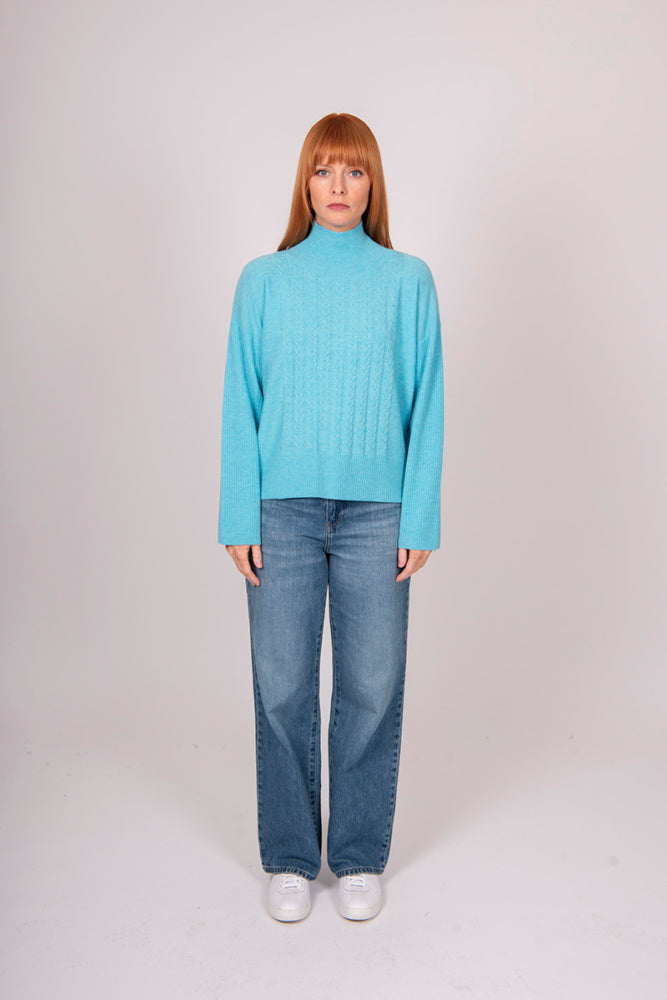 Cable Front Wide Sleeve Pullover
