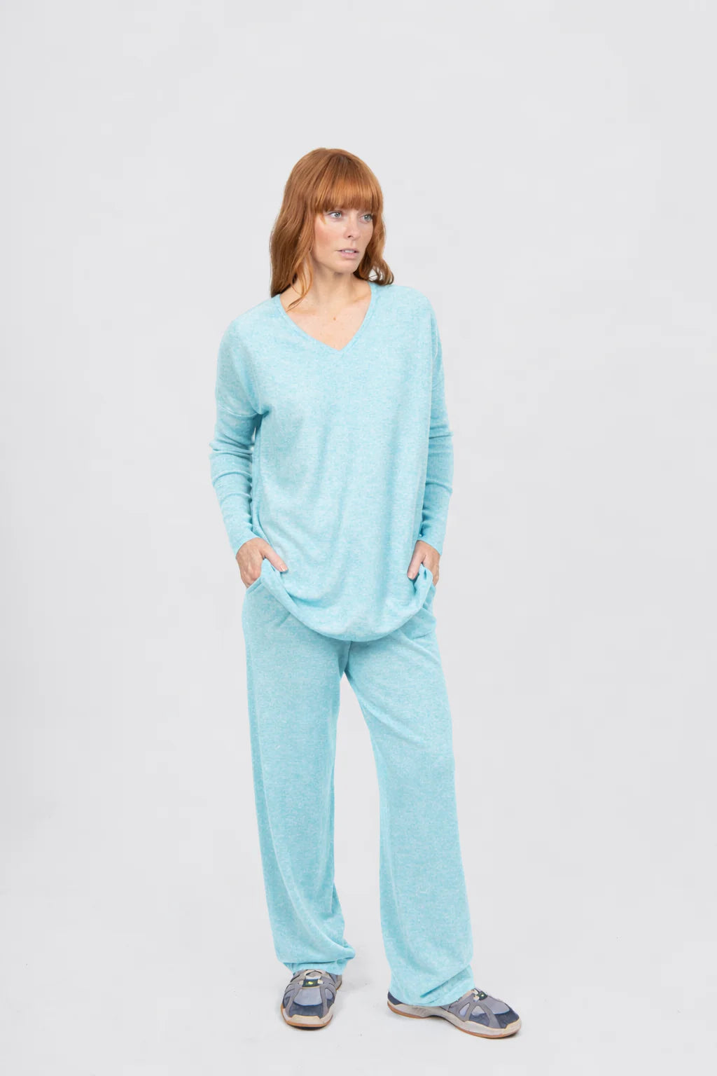 Bridge & Lord - Queen Vee Curved Hem Pullover