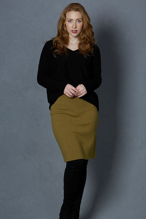 BRIDGE & LORD CASHMERE MERINO CLOSE FITTING SKIRT