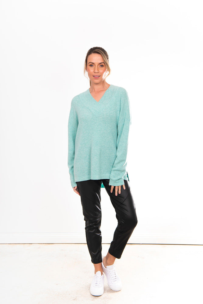 VEE NECK PULLOVER WITH OVERLAP NECK