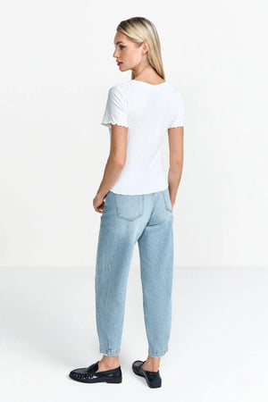 RICH & ROYAL FIGURE-HUGGING RIBBED SHIRT