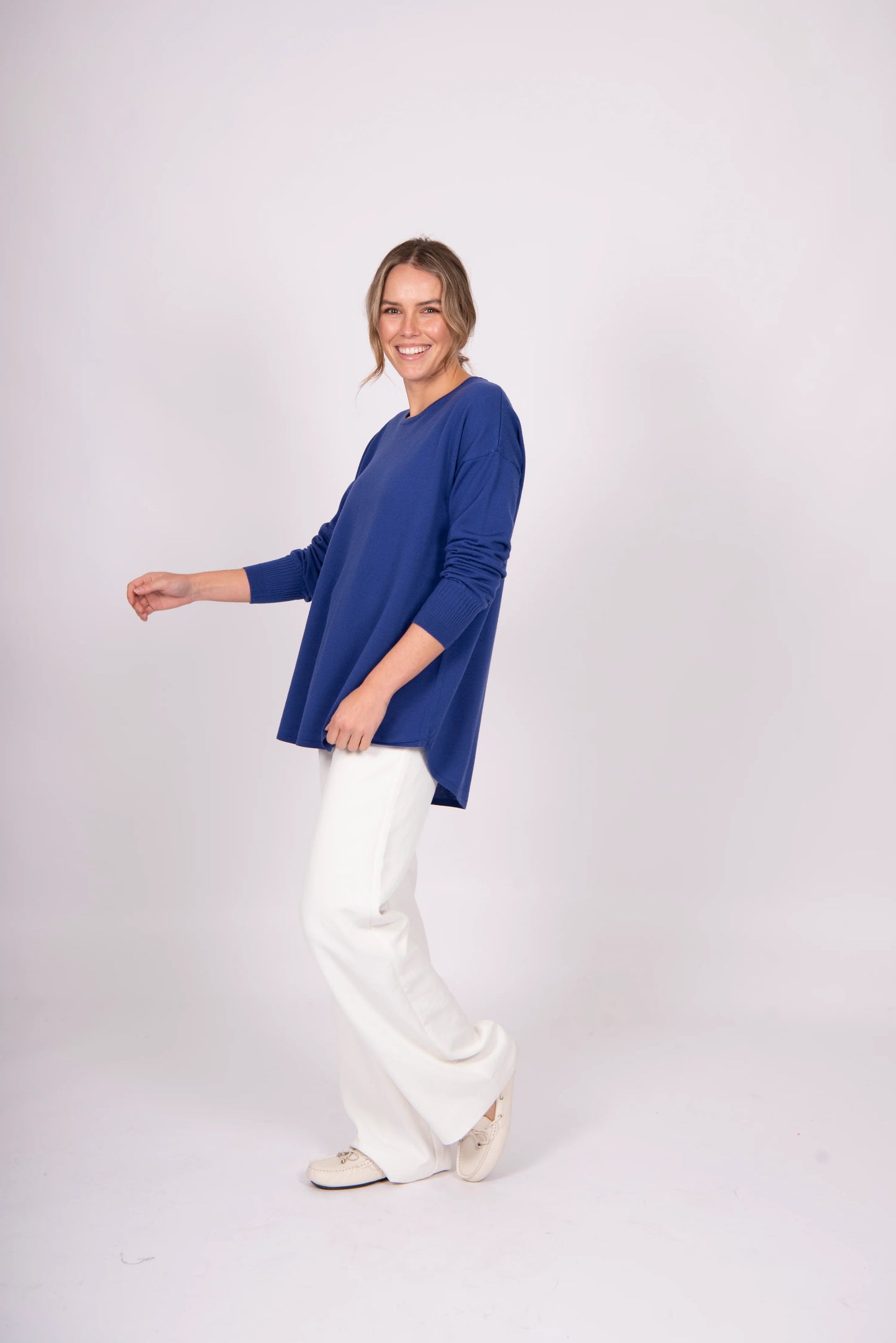 CURVE HEM CREW NECK PURE WOOL