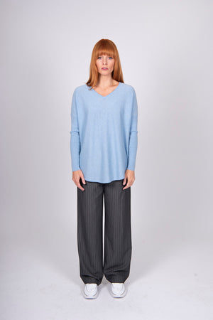 ESSENTIAL CURVED HEM VEE PULLOVER BRIDGE & LORD CASHMERE / MERINO