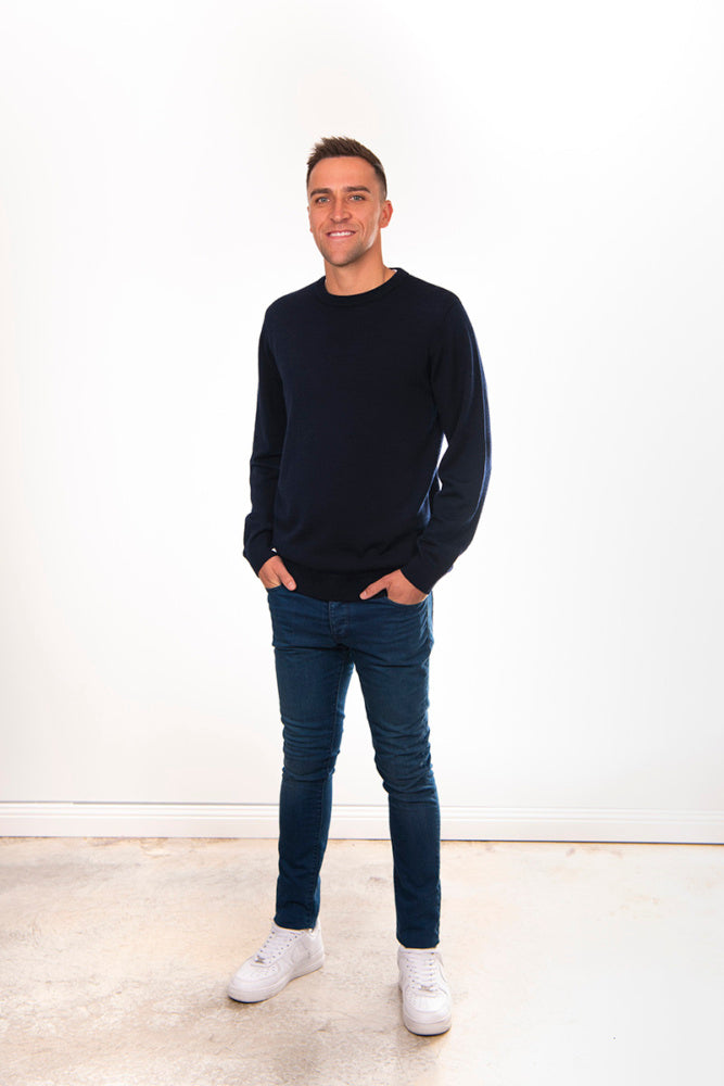 PURE MERINO FINE KNIT ESSENTIAL CREW PULLOVER BRIDGE & LORD