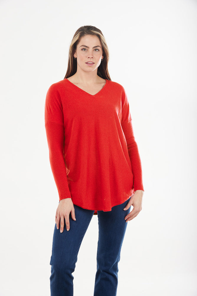 ESSENTIAL CURVED HEM VEE PULLOVER BRIDGE & LORD CASHMERE / MERINO