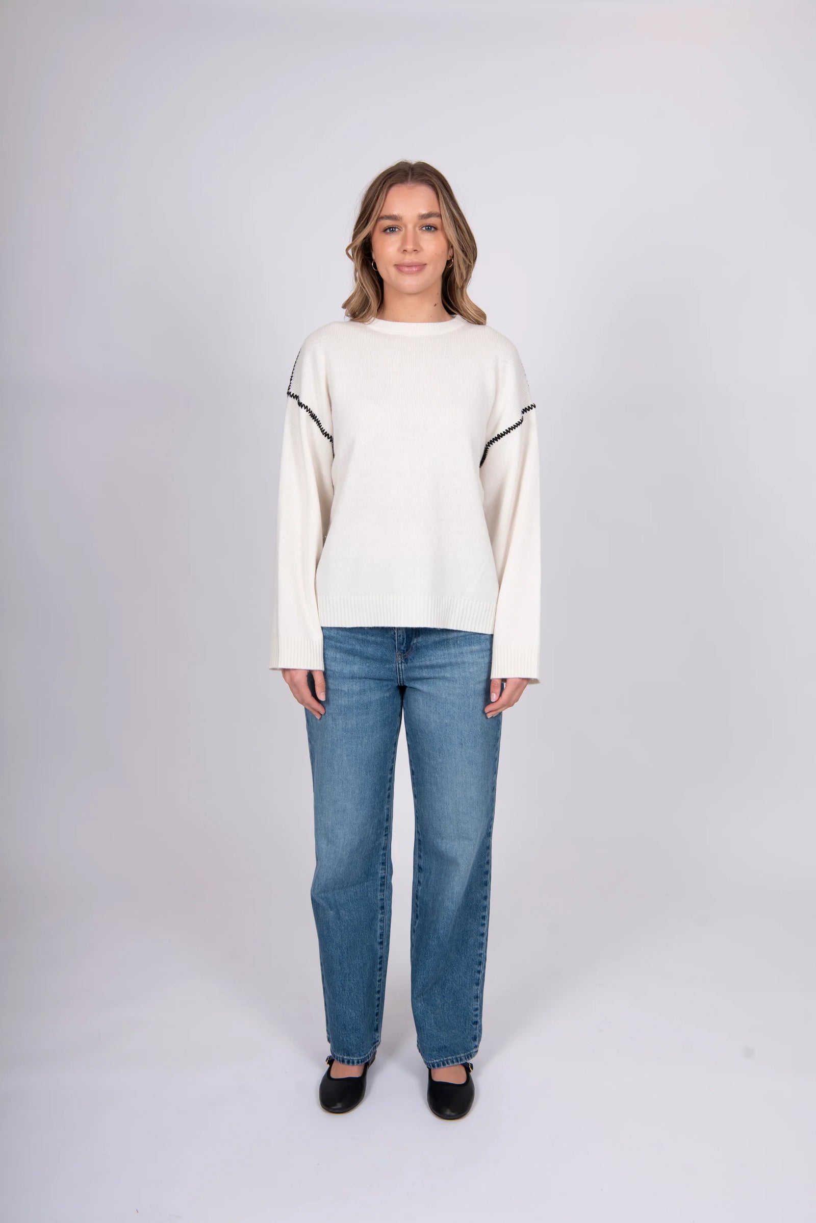 Bella - Hand Stitch Trims Pullover