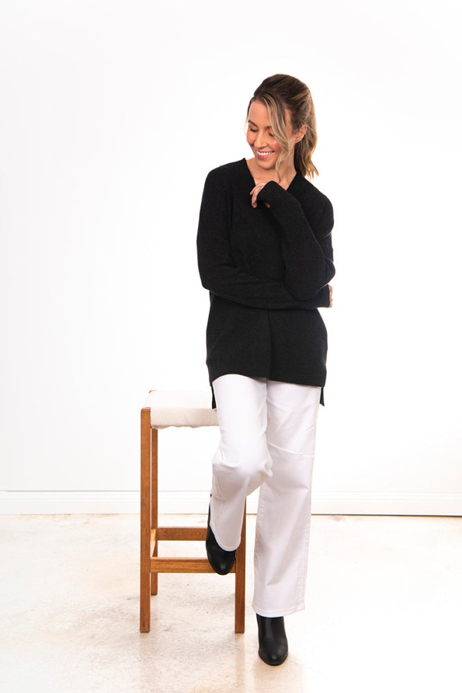 VEE NECK PULLOVER WITH OVERLAP NECK