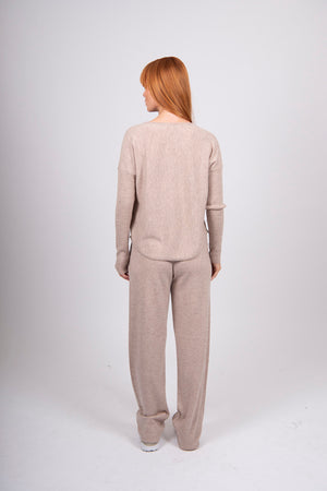 PRINCESS V CURVE HEM SLIM-FIT PULLOVER