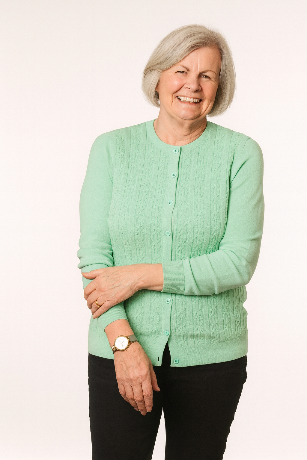 DIAMOND CABLE BUTTON TO NECK CARDIGAN