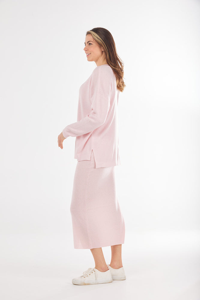 RIBBED VEE LOUNGE PULLOVER