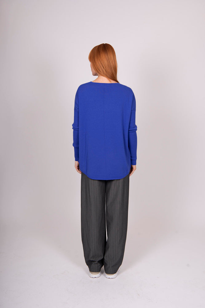 ESSENTIAL CURVED HEM CREW PULLOVER