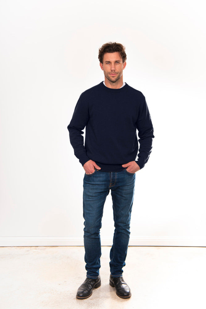 PURE MERINO FINE KNIT ESSENTIAL CREW PULLOVER BRIDGE & LORD