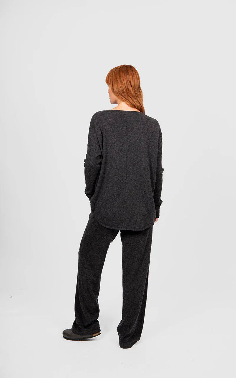 ESSENTIAL CURVED HEM CREW PULLOVER