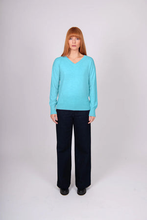 ESSENTIAL FASHION VEE NECK PULLOVER