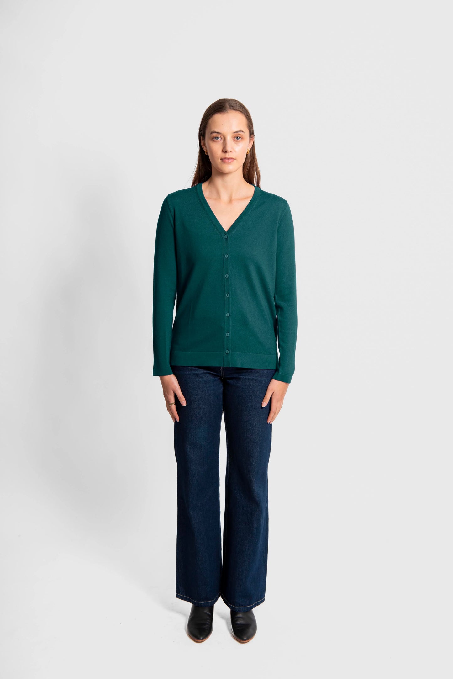 ESSENTIAL VEE NECK CARDIGAN
