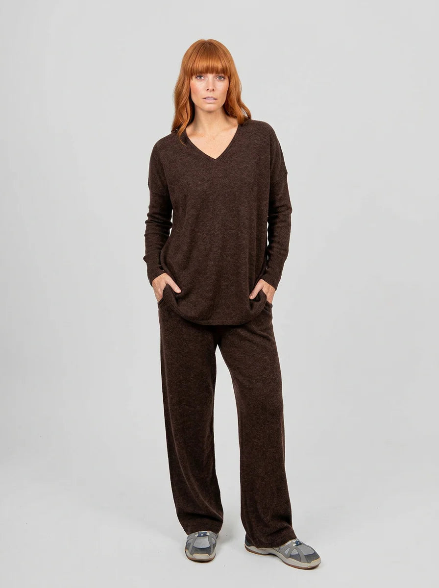 Bridge & Lord - Queen Vee Curved Hem Pullover