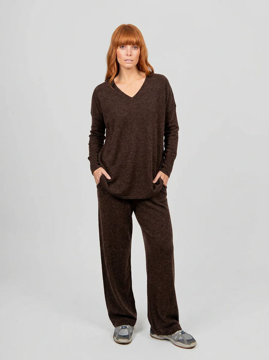 Bridge & Lord - Queen Vee Curved Hem Pullover