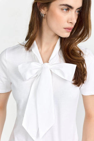 Rich & Royal T-Shirt in White with a bow