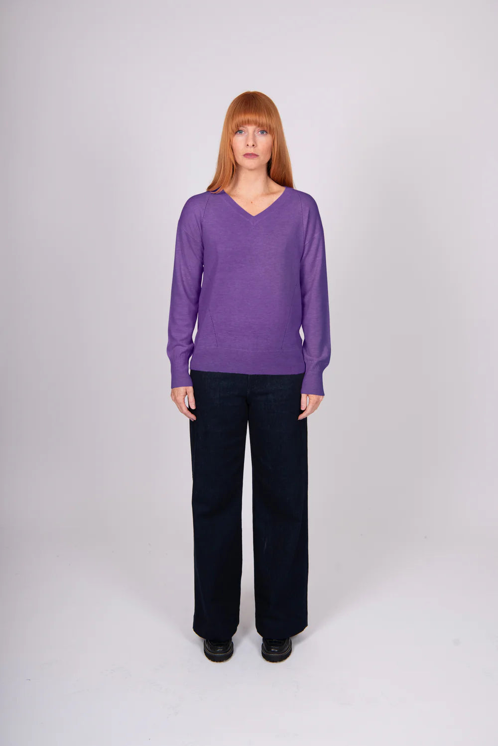 ESSENTIAL FASHION VEE NECK PULLOVER