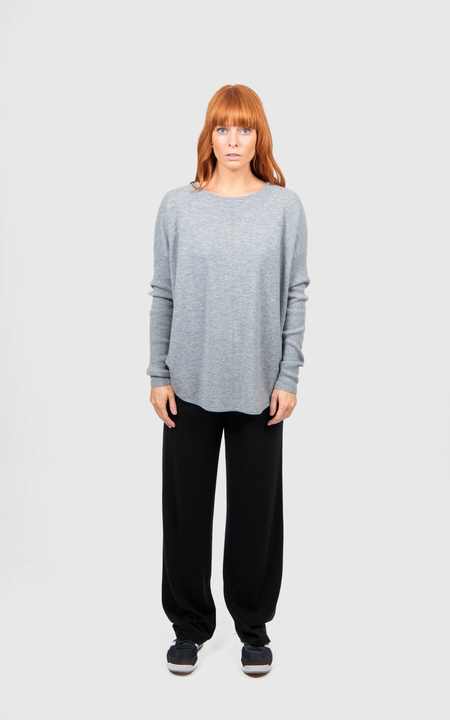 ESSENTIAL CURVED HEM CREW PULLOVER