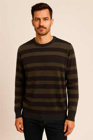Pattern crew pullover