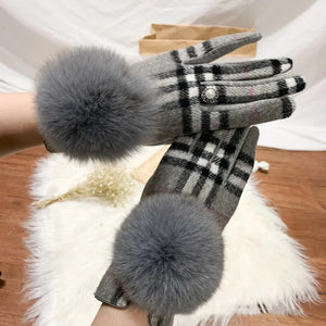 Cashmere Gloves With Fox Fur