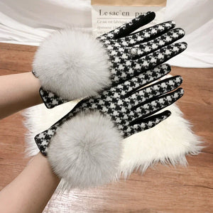 Cashmere Gloves With Fox Fur