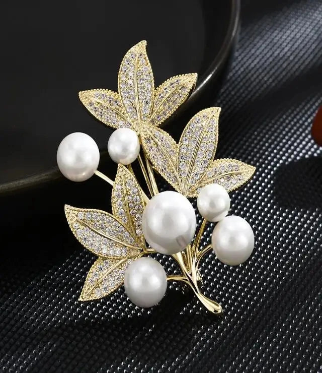 TAHLIA JEWELLERY SMALL BROOCH