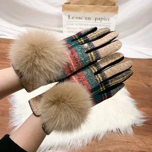 Cashmere Gloves With Fox Fur