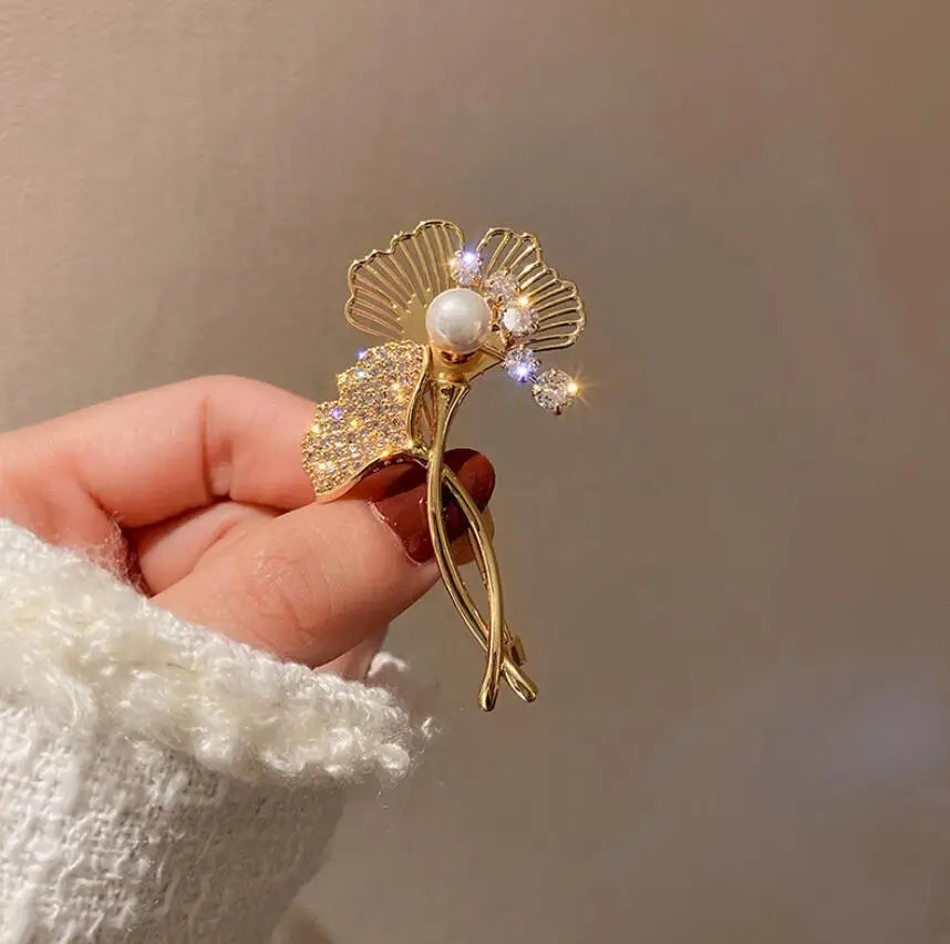 TAHLIA JEWELLERY SMALL BROOCH