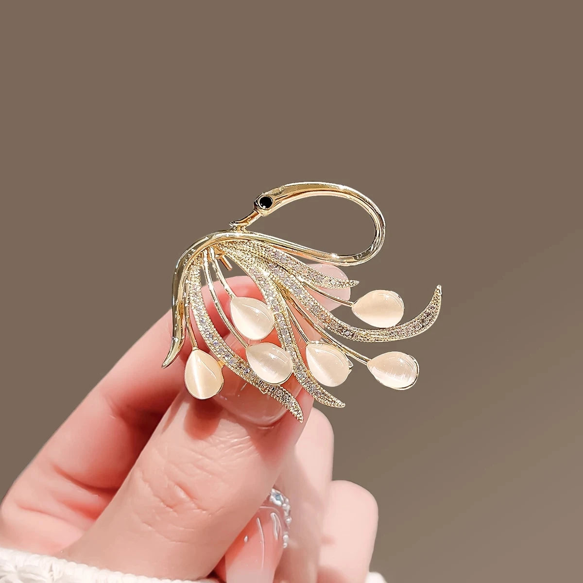TAHLIA JEWELLERY SMALL BROOCH