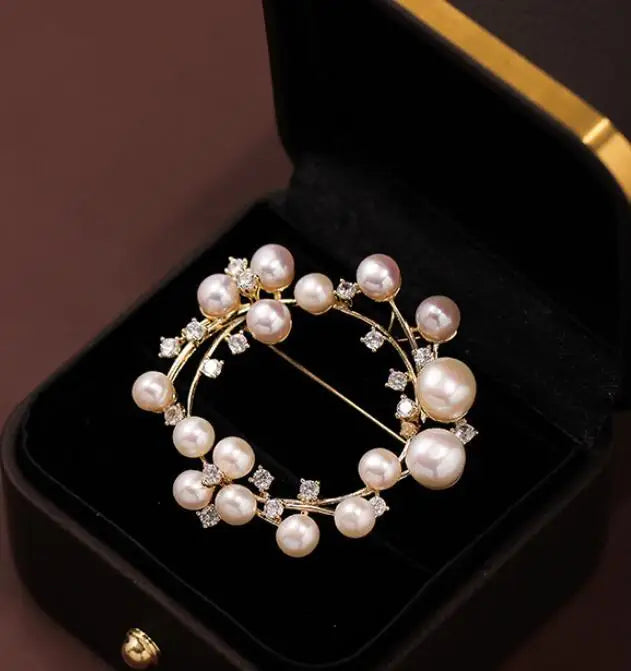 TAHLIA JEWELLERY SMALL BROOCH